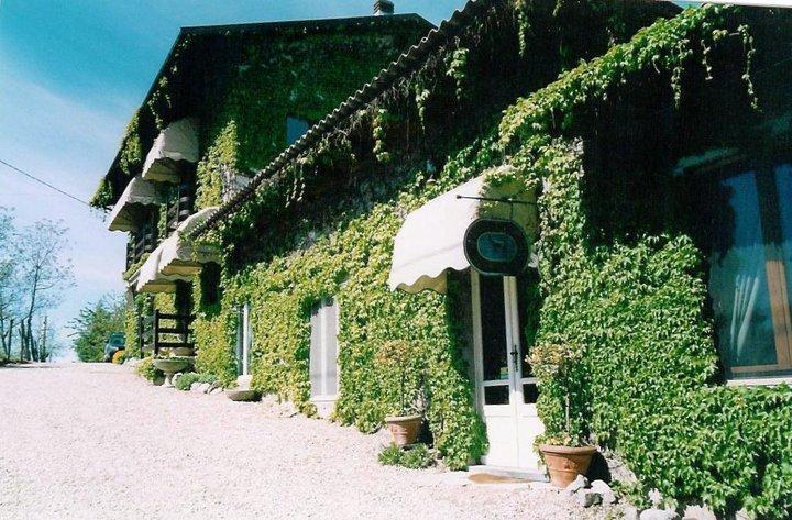 Premiata Osteria Dei Fiori Bed & Breakfast Cortiglione Room photo